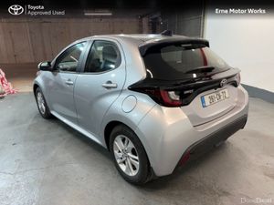 Toyota Yaris Yaris HEV Luna - Image 3