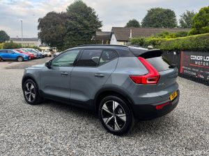2021 212 Volvo XC40 T5 R-Design Recharge - Image 2