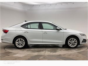 Skoda OCTAVIA 1.4 TSI iV SE Technology DSG 5dr - Image 4