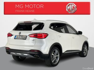 MG HS PHEV - EXCLUSIVE **BLACK AND RED FULL LEATHE - Image 4