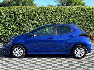 Toyota Yaris 1.5 HYBRID AUTO // APPLE CARPLAY/ANDR - Image 3