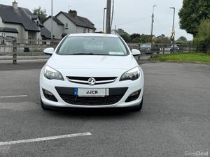 STUNNING Vauxhall (Opel) Astra 2015 1.4 PETROL - Image 2