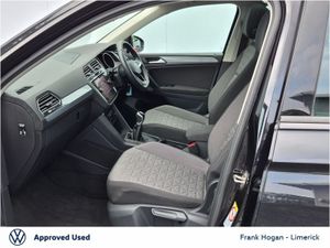 Volkswagen Tiguan 2.0 TDI 122HP Life Sunroof + Ext - Image 4