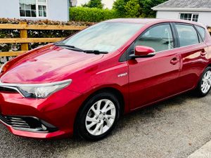 Toyota Auris 2017 PETROL HYBRID LUNA - Image 2
