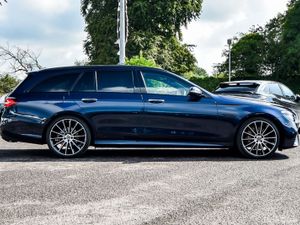 Mercedes-Benz E-Class E220d AMG Premium Plus Estat - Image 3