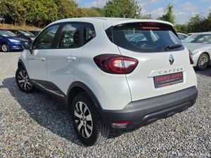 2018 Renault Captur 0.9/Low mls/Warranty - Image 4