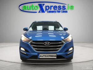 Hyundai Tucson 1.7 Premium, Manual, Reversing came - Image 3