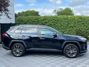 Toyota RAV4 G-SPEC 2.5 HYBRID AUTO // LEATHER HEAT - Image 2
