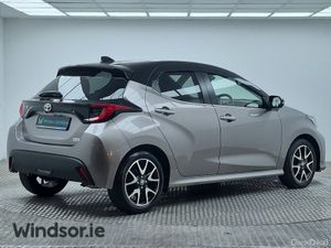 Toyota Yaris 1.5 Hybrid SOL - Image 3