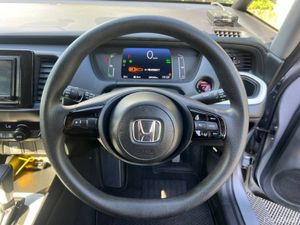 Honda Fit 1.5 HYBRID AUTO // REVERSE CAMERA // DIG - Image 4