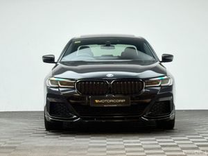 BMW 5-Series 530E M SPORT PRO XDRIVE *HUGE SPEC* - Image 2