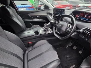 2022 PEUGEOT 5008 1.5d ALLURE 7 SEATER - Image 2
