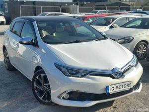 Toyota Auris BRICK LANE AUTOMATIC 1.8 PETROL HYBRI - Image 4
