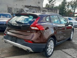 Volvo V40 2.0L Diesel D4 MOMENTUM - Automatic (097 - Image 4