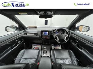 Mitsubishi Outlander 2.4 PHEV, Reversing camera, A - Image 2