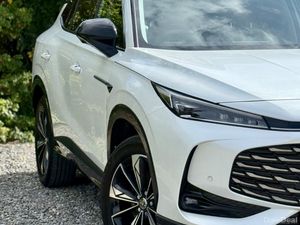 2025 MG HS Exclusive 1.5 Plug-In Hybrid Automatic - Image 3