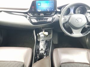 Toyota C-HR 1.8 HYBRID LUNA - Image 4