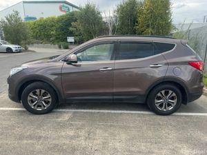 Hyundai Santa Fe 2015 seven seater - Image 4