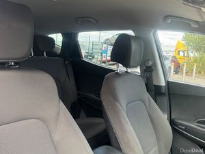 Hyundai Santa Fe 2015 seven seater - Image 3