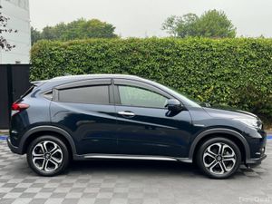 Honda Vezel 1.5 HYBRID AUTO // REVERSE CAMERA // D - Image 2