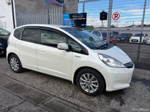 Honda fit  Automatic Hybrid 2012 - Image 3