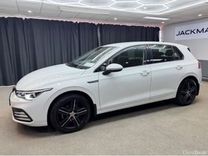 Volkswagen Golf Style 2.0 TDI 1 Owner - Image 4