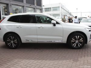 2022 VOLVO XC60 RECHARGE AWD T6 - Image 3