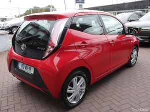 1.0 X-PLAY 5DR HATCHBACK // HUGE SPEC // 105,000KM - Image 4