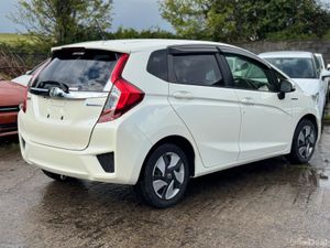 HONDA FIT 1.5L HYBRID AUTOMATIC 2015 69000KM ONLY - Image 4