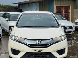 HONDA FIT 1.5L HYBRID AUTOMATIC 2015 69000KM ONLY - Image 2