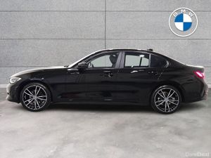 BMW 3-Series 320i SE Saloon - Image 4