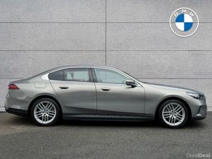 BMW i5 eDrive40 Sport Edition Saloon - Image 3