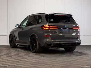 2025 BMW X5 X-Drive 50e M-Sport Pro *Pan Roof - Image 4