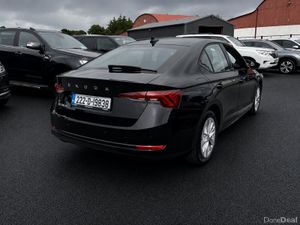 222 Skoda Octavia 2.0TDI 115 AMBITION - Image 4