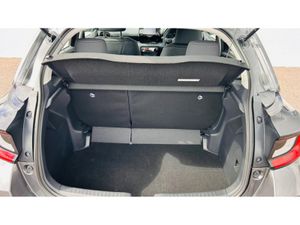 Toyota Yaris 1.5 Hybrid Auto 5dr Luna - Image 4