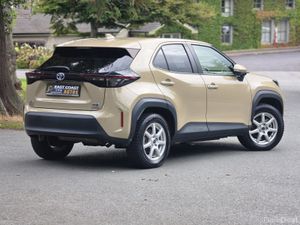 2022 Toyota Yaris Cross 1.5 Petrol Hybrid Auto - Image 4