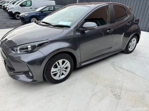 2023 Toyota Yaris Luna 1.5 Hybrid Automatic - Image 4