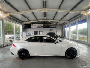 Lexus IS IS300 SPORT HYBRID 4DR AUTO - Image 4