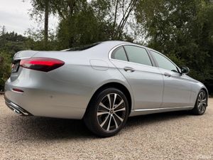 Mercedes-Benz E-Class E220 D *Panoramic Sunroof…Im - Image 4