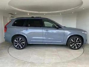Volvo XC90 2.0 B5P Ultimate Dark 5dr AWD Geartroni - Image 4