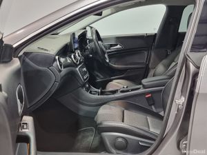 Mercedes-Benz CLA ** AMG LINE ** AUTOMATIC ** 1.6i - Image 4