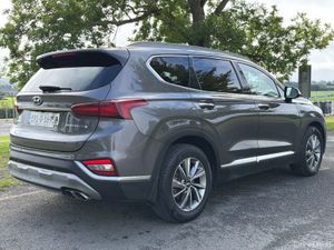 Hyundai Santa Fe 2019 Executive Plus - Image 4