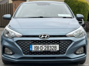 191 Hyundai i20 Deluxe 1.2 Petrol *Low Kils* - Image 2