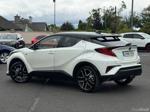 211 TOYOTA CHR GR SPORT 1.8 PETROL HYBRID AUTO - Image 3