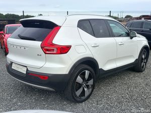 2020 VOLVO XC40 2.0B4 MOMENTUM AUTO FULLY LOADED - Image 4