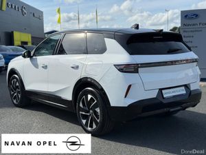 Opel Grandland GS-Line Electric 210Ps 520Km Range - Image 3