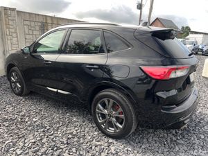 Ford Kuga ST LINE PLUG IN HYBRID - Image 3