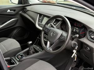 Opel Grandland X SC 1.2i 130PS 6 Speed - Image 4
