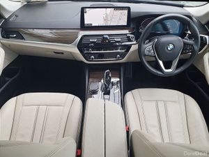 BMW 5-Series 520d SE - Image 4