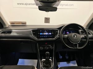 PANORAMIC ROOF • HIGH SPEC VW T-ROC RLINE 2.0 2021 - Image 4
